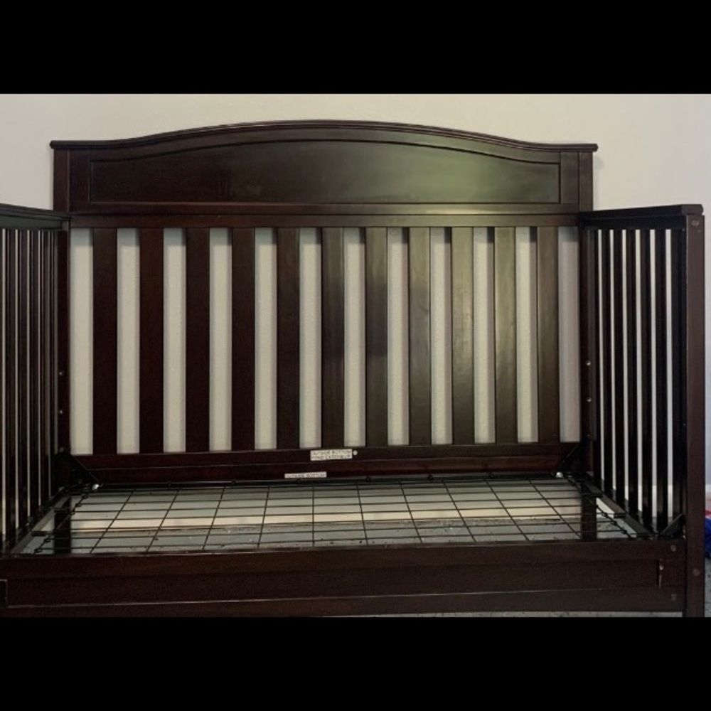 Delta crib - Picture 3 of 6